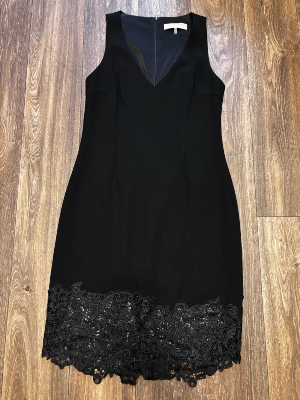 Trina Turk black sleeveless v-neck midi dress - Picture 2 of 13
